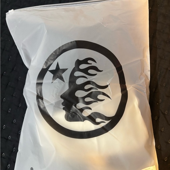 HellStar Records Tee - Picture 6 of 6